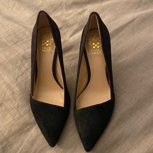 Vince Camuto black pumps